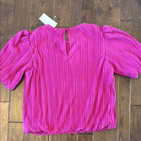 Evereve Women's Pink Pleated Top faux tuck waist - Picture 3 of 3